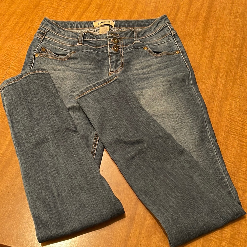 EUC junior’s Blue Spice 5 pocket skinny jeans